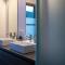 London 993 Loft 402