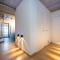 London 993 Loft 402