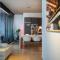 London 993 Loft 402