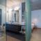 London 993 Loft 402