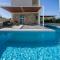 Xenias Luxury Villas - 卡拉塔斯