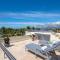 Nitta 2 bedroom Fantastic ocean Views with dipping pool and huge Deck