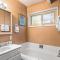 Jug Handle Hideaway