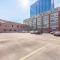McCormick Place Stylish corner unit with optional parking for up to 6 guests