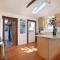 Berkeley Cottage, Comfy, Stylish Good Wi-Fi