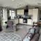 Beautiful and Tranquil Lakeside Lodge - Sleeps 5 - Northampton