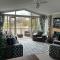 Beautiful and Tranquil Lakeside Lodge - Sleeps 5 - Northampton