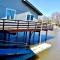 Fishing bungalow on the water w/private dock - Clearlake