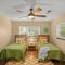 UF SUNSHINE HOUSE - Patio & BBQ - Chef Kitchen - EV Car Station - Upscale Neighborhood!