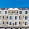 Spacious new 2 bedroom Apt-in amazing location B6
