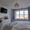 HighTide - 2 bed with parking, balcony & sea view. - Swanage