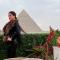 PYRAMIDS TOP IN - 开罗