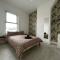 Safari Apartment, Free Parking, 10Min Walk To Blackpool tower, sleeps 12