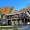 Mountain House in the Heart of Haliburton, Mins to Lake