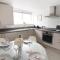 Franks, Cowes - Sleeps 4 - 2 Bed - 2 Bath - Central Location - Cowes
