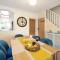 Cotswolds - 3 bed house, with Garden, WiFi - Esho Stays