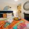 Cotswolds - 3 bed house, with Garden, WiFi - Esho Stays