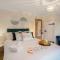 Cotswolds - 3 bed house, with Garden, WiFi - Esho Stays