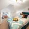 Cotswolds - 3 bed house, with Garden, WiFi - Esho Stays
