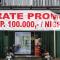RedDoorz Hostel near Taman Puring