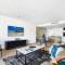 Oracle Broadbeach Wonderful Modern 2 Bed 1 Bath Apartment - CoastHM