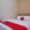 RedDoorz Plus near UMS Solo 2
