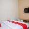 RedDoorz Plus near UMS Solo 2