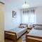 Apartment in Kastel Novi with terrace, air conditioning, W-LAN, washing machine 5104-1 - Каштела