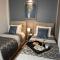 12 rooms hotel