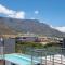 Modern Two Bedroom Unit, Mountain & Harbour Views - 开普敦