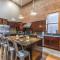 736 1/2 A Main Street - أوراي
