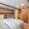 736 1/2 A Main Street - أوراي