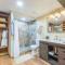 736 1/2 A Main Street - أوراي