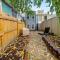 Boutique Blue 2 bedroom Old Town House