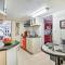Contemporary Cincinnati Apt with WiFi, Near Kenwood!