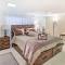 Contemporary Cincinnati Apt with WiFi, Near Kenwood!