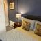 THE OCEAN SUITE - 2 minute walk to the lovely beach front promernade of llandudno
