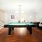 Cute 2-BRM Walkout apt with pool table and theater - Lexington