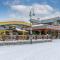 Coyote Creek - Large Ski InSki Out Chalet with Amazing Views Private Hot Tub - Big White