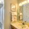 PCB Condo with Pool and Grill Access - Walk to Beach! - بنما سيتي بيتش