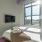 McCormick Place Amazing 2BR Suite with City View and Optional Parking for up to 8 guests Near Soldier Field and Lakefront Trail