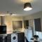 Willow House - 2bedroom Townhouse with free parking in town centre!! by Shortstays4U