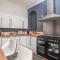 Large House, sleeps 10 with incredible sea views