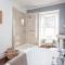Large House, sleeps 10 with incredible sea views