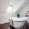 Large House, sleeps 10 with incredible sea views