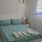 Villa Kristin 2 - 2min walk to Great Sandy, Shallow beach