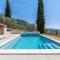 Le charme dun pigeonnier provençal avec piscine