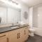 Grizzly Ridge Getaway - Private Hot Tub, Mtn View & Sleeps 11