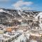 Grizzly Ridge Getaway - Private Hot Tub, Mtn View & Sleeps 11