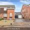 Ideally located contemporary 3 bed spacious house - Wainscot